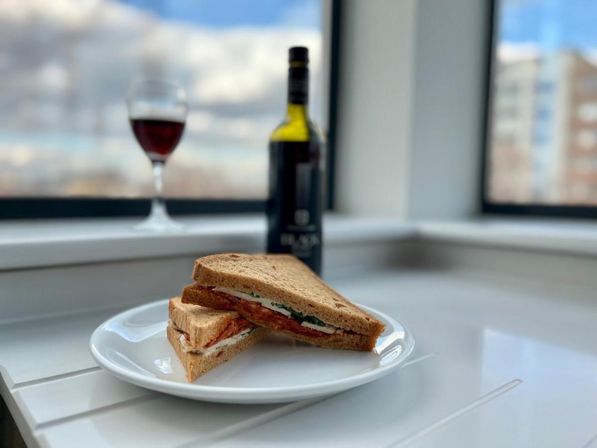 מנצ'סטר Fabulous One Bedroom Apartment Near Old Trafford Stadium מראה חיצוני תמונה