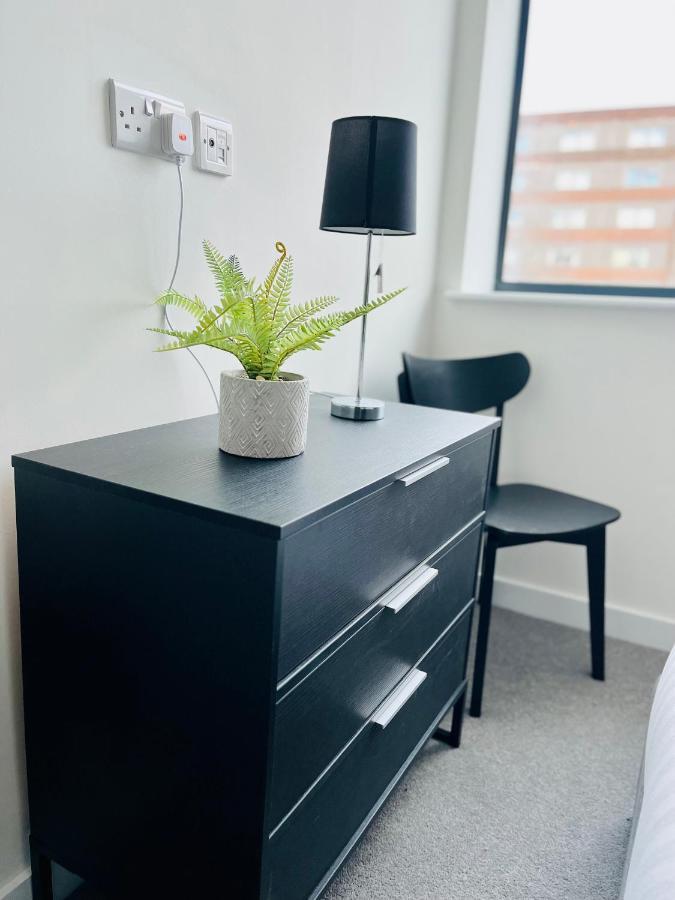 מנצ'סטר Fabulous One Bedroom Apartment Near Old Trafford Stadium מראה חיצוני תמונה