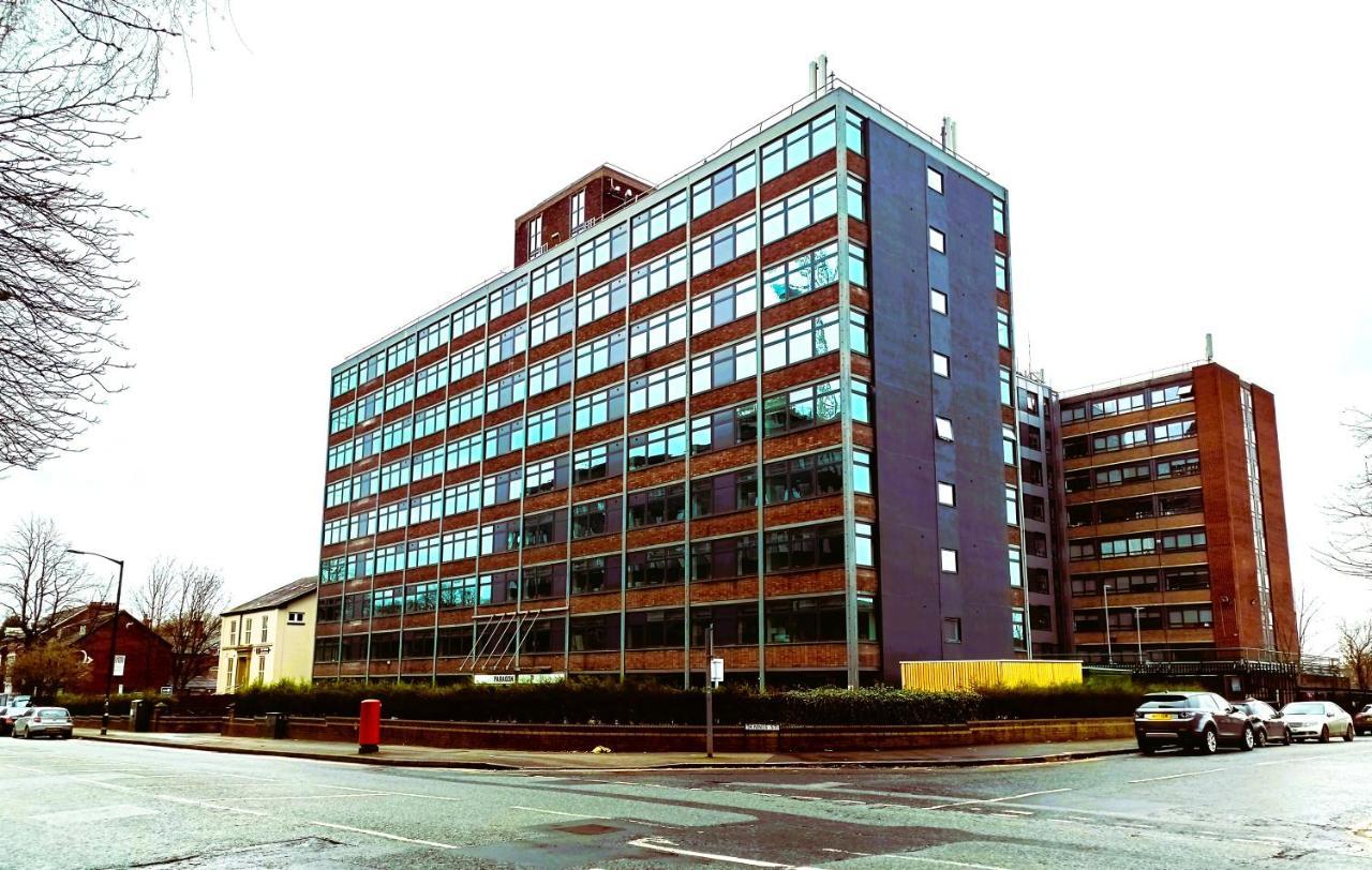 מנצ'סטר Fabulous One Bedroom Apartment Near Old Trafford Stadium מראה חיצוני תמונה